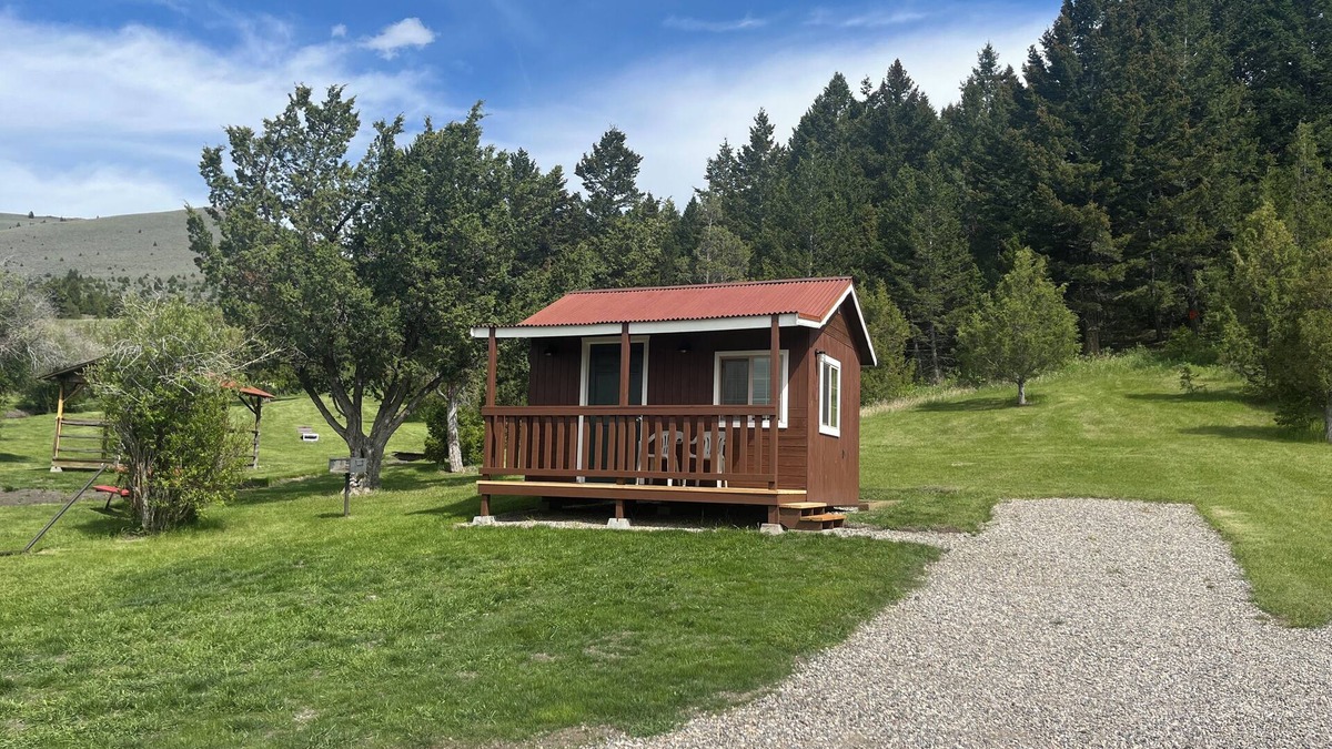 Virginia City Cabin | Tranquil 1 Room Cabin in Virginia City