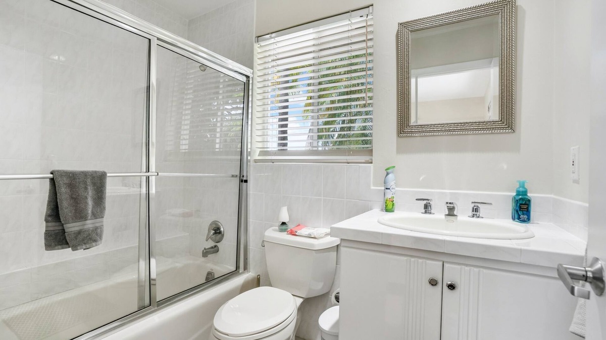 Coral Ridge Isles House | Tranquil 2 BDRM Waterfront Escape with Pool