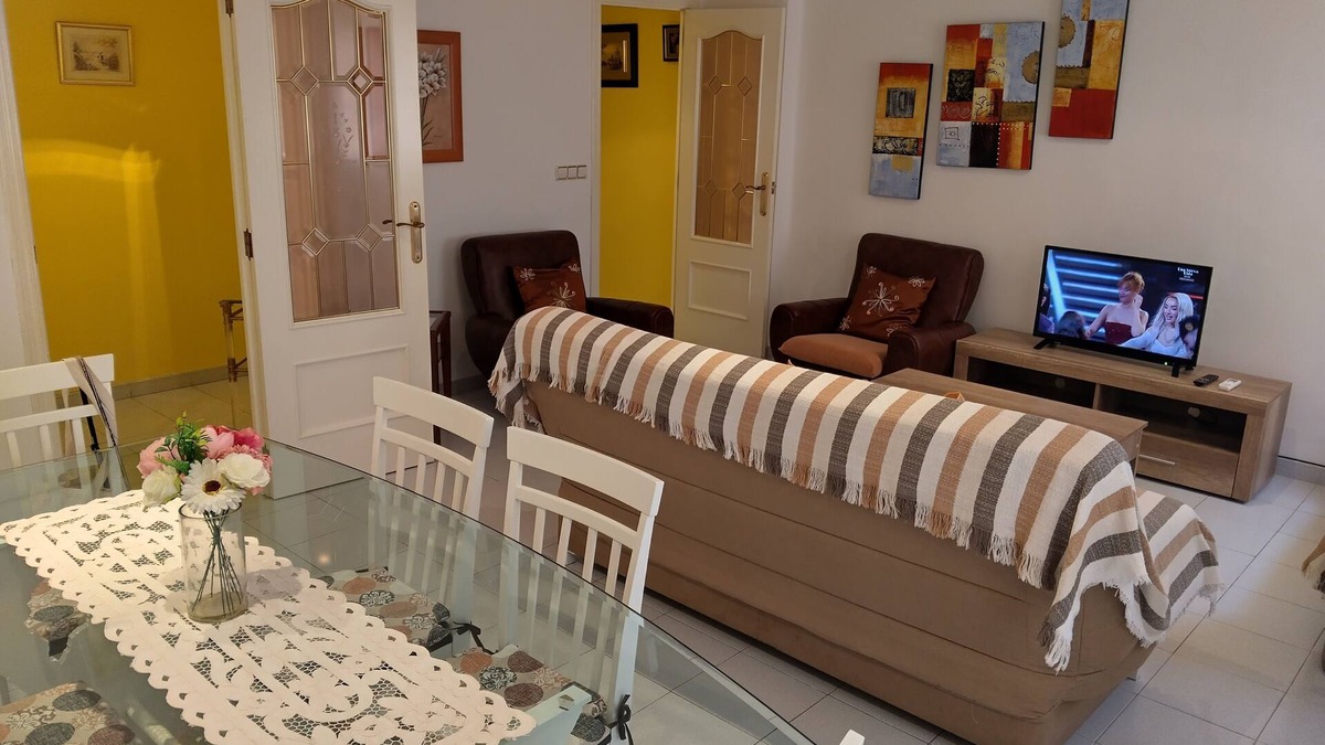 Gandia Apartment | Tranquil 2-bedroom apartment with AC in charming Gandia