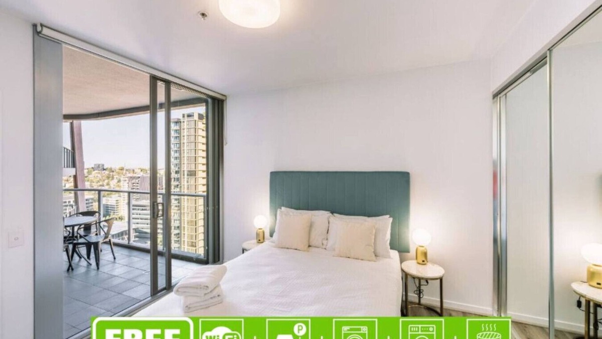 South Brisbane Apartment | Tranquil 2BR Stay Between Art and Sky