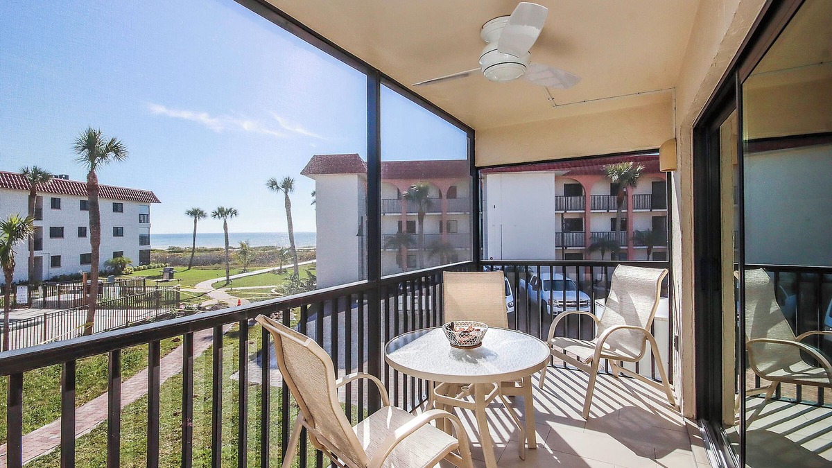 Shell Harbor Condo | Tranquil 2nd floor beachfront condo on Sanibel Island - Sandalfoot 2A2