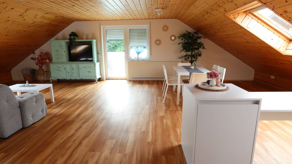 Waag Apartment | Tranquil 3-bedroom apartment with WiFi in Schöllkrippen