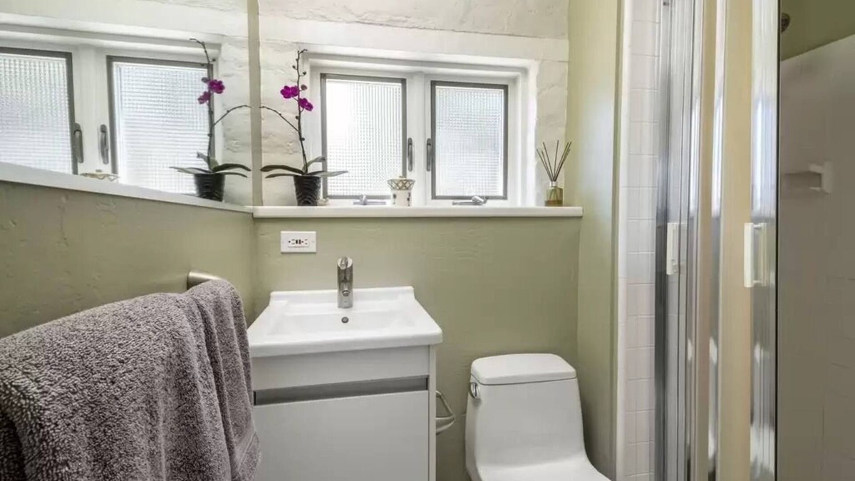 Mission Canyon Cabin | Tranquil 3 bedroom 2 bath house with Central AC