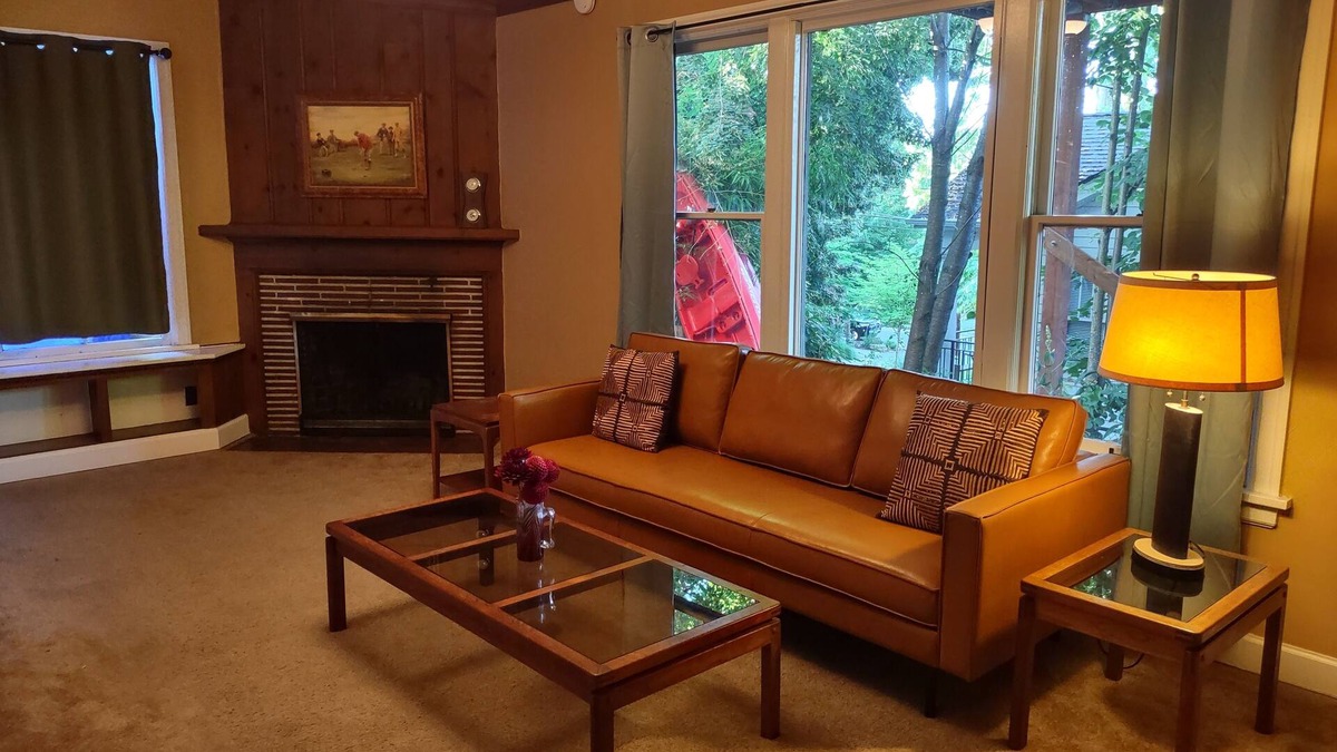 Buckman Neighborhood Apartment | Tranquil 3 bedroom apartment in Portland