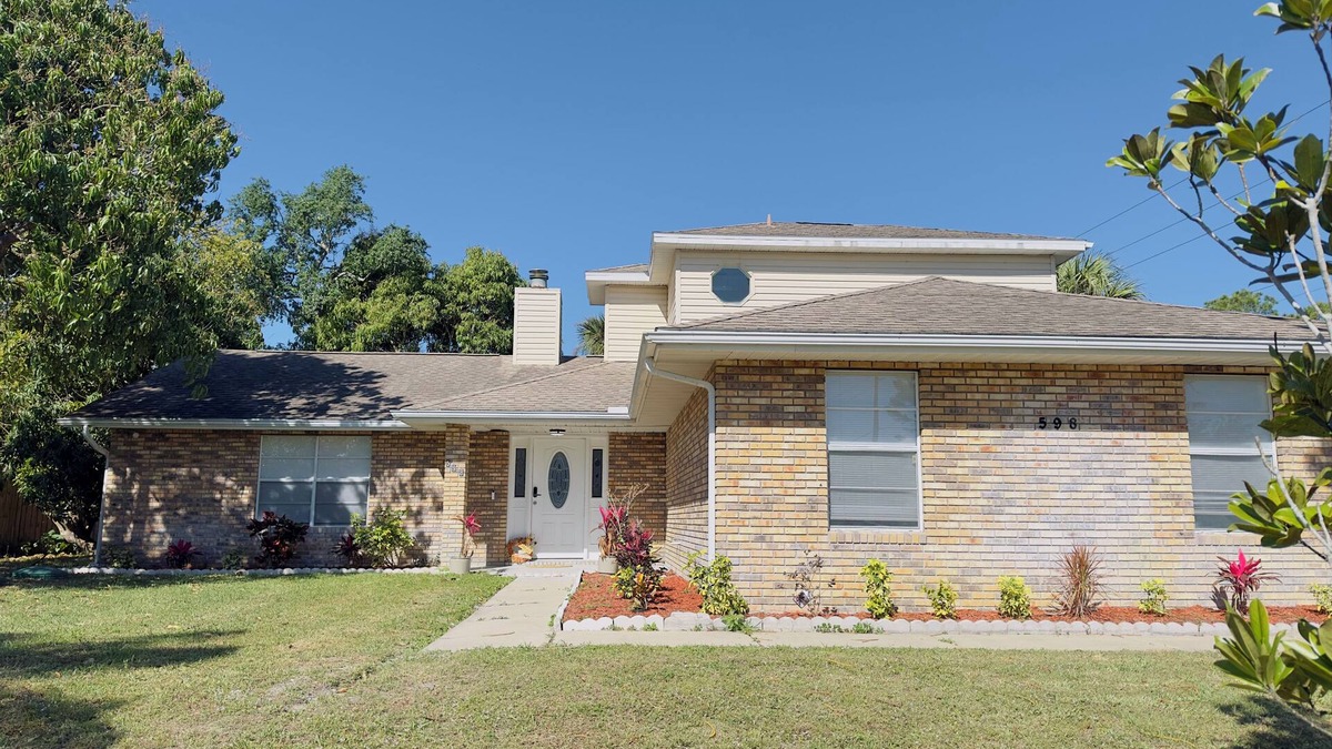 Interchange Square House | Tranquil 3-bedroom house with AC in Palm Bay