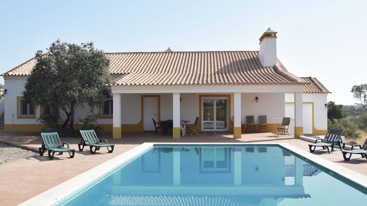 Vimieiro Villa | Tranquil Alentejo Villa with pool