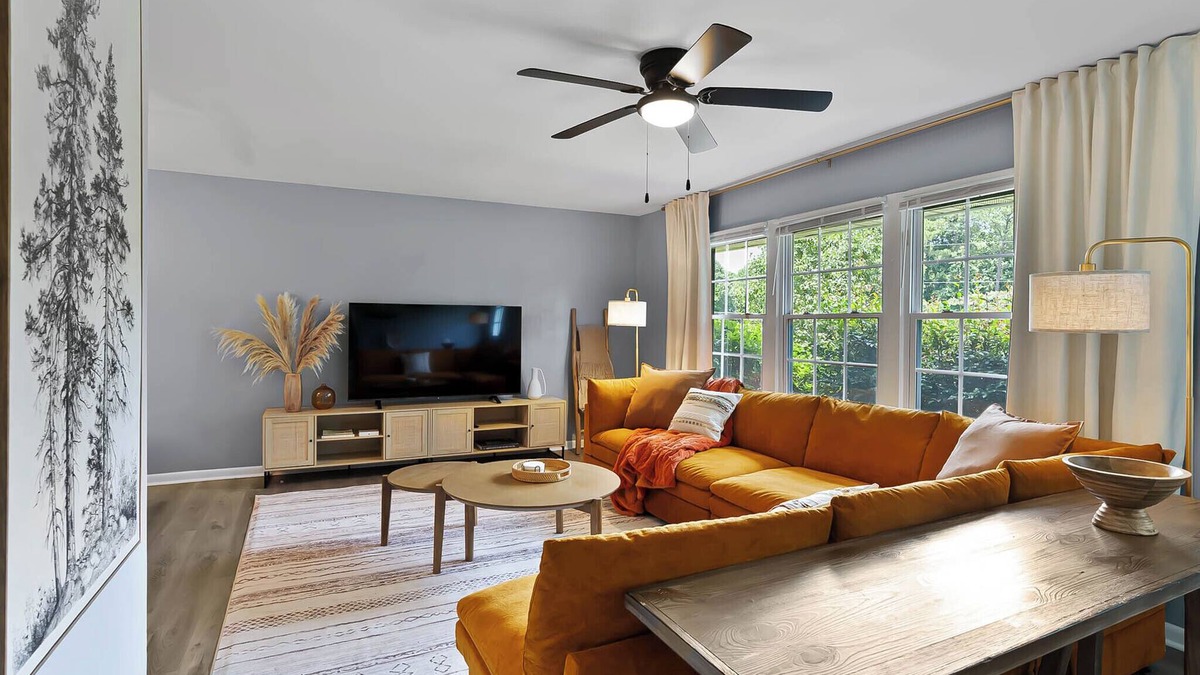 East Raleigh House | Tranquil and comfy 4-bedroom house- games, grill, yard in Raleigh!