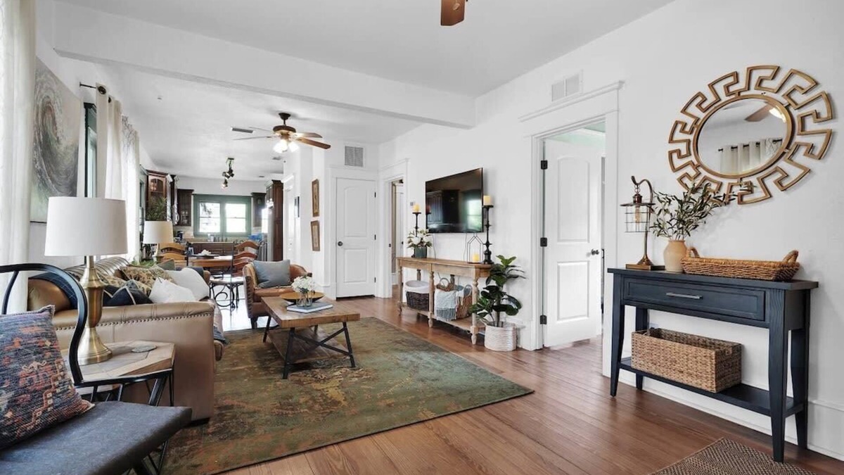 Avondale House | Tranquil Avondale Home, Walkable to Food & Shops!