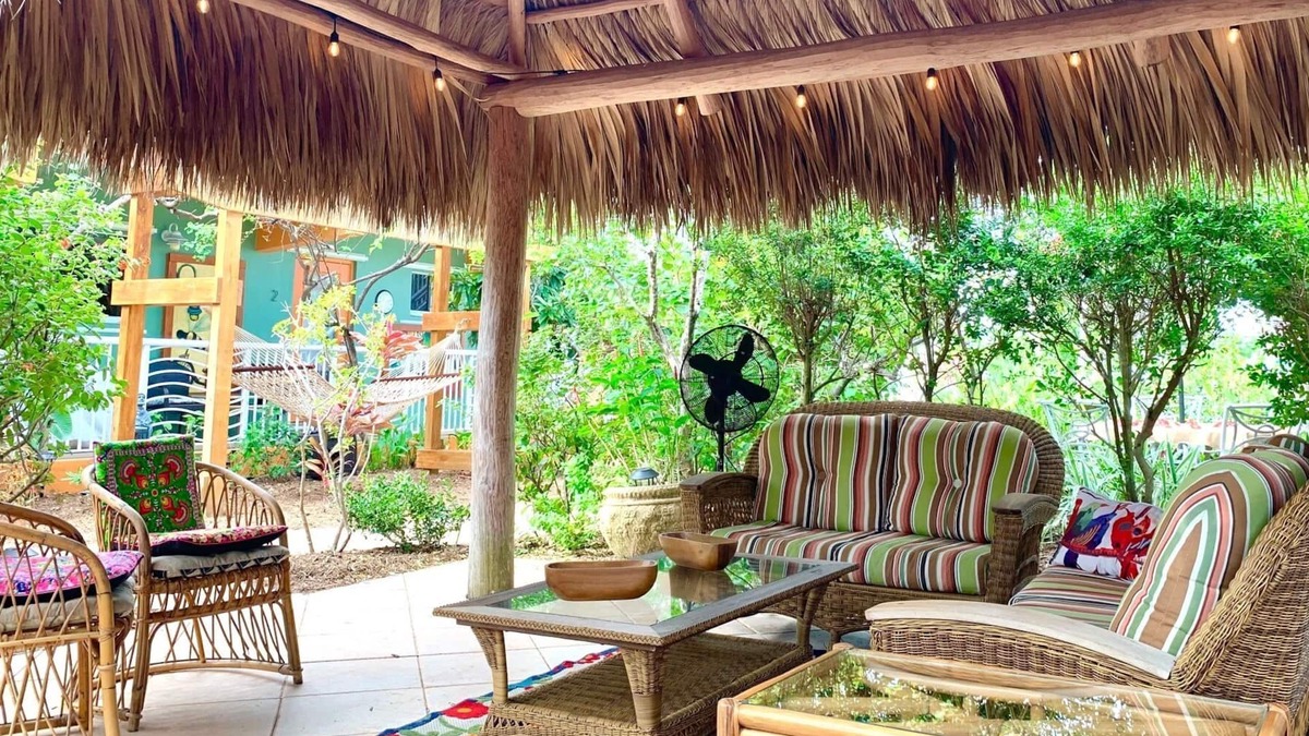 North Beach Apartment | Tranquil Beach living - 1 Bed/1 Bath, Art Inspired apartment, steps to Ocean