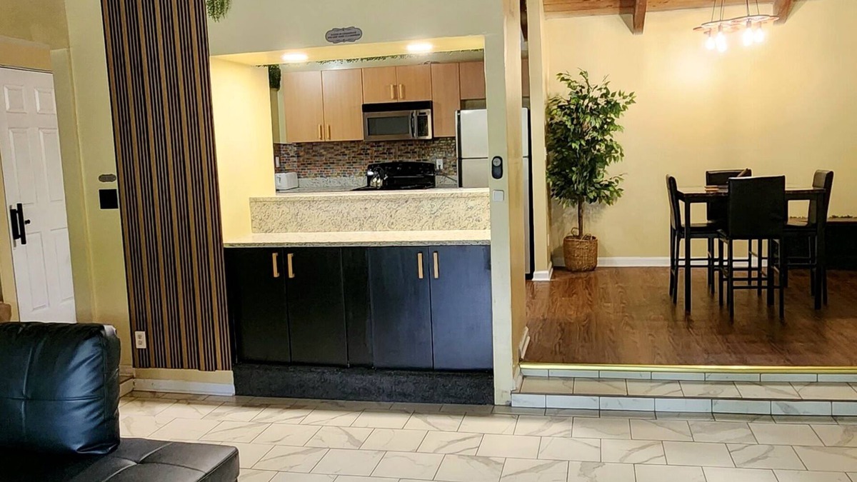 Decatur Condo | Tranquil Cabin Condo, 15 mins away to Atlanta City where all the attraction is.