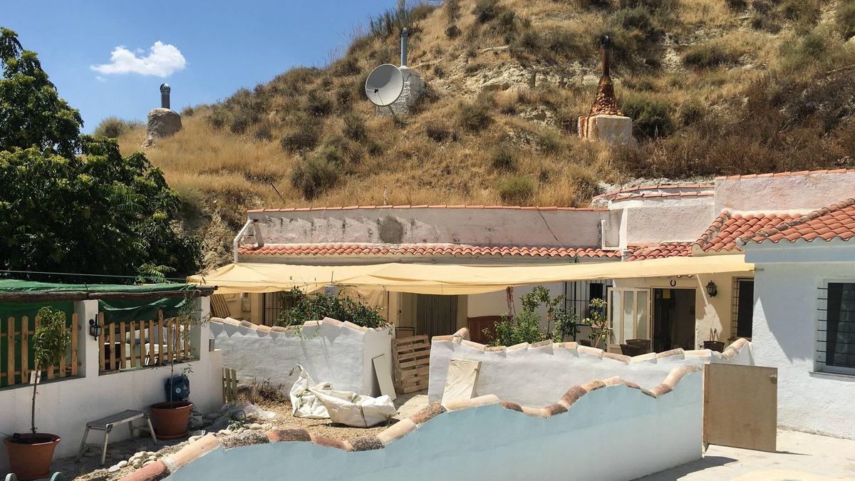 Cortes de Baza House | Tranquil Cave House In Beautiful Countryside With private Pool