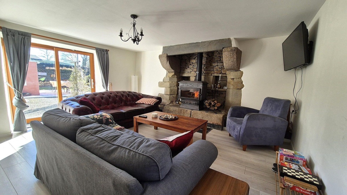 Mael-Carhaix Cottage | Tranquil Cottage, Maël-Carhaix
