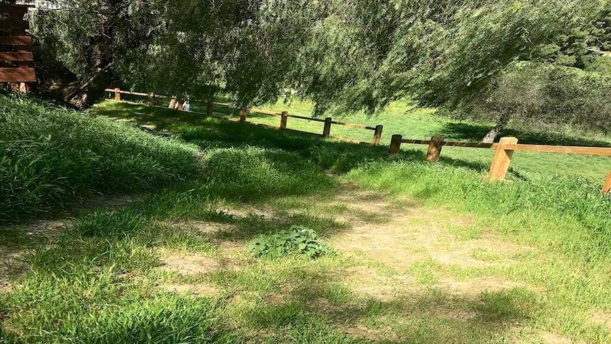 Shadow Hills Cabin | Tranquil Equestrian Retreat in Shadow Hills – Ideal for Extended Stays
