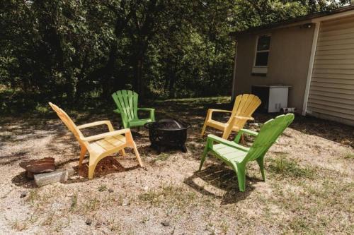 Hanover House | Tranquil Family Home Near BWI Casino Shopping & Fire Pit