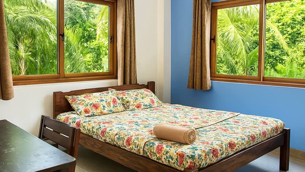 Bainguinim Bed & Breakfast | Tranquil Goan Escape - AC Room in a Villa with Shared bathroom