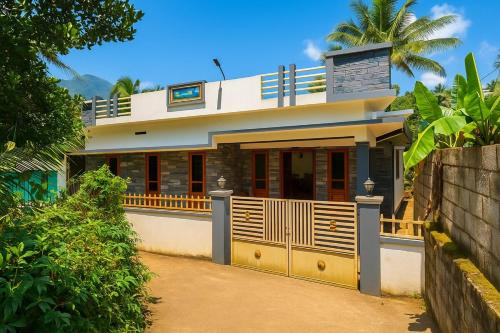 Gudalur House | Tranquil Gudalur Stay Surrounded by Tea & Forests