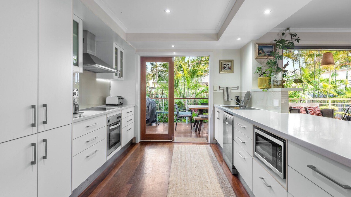 Redcliffe House | "Tranquil Hideaway in Central Redcliffe"