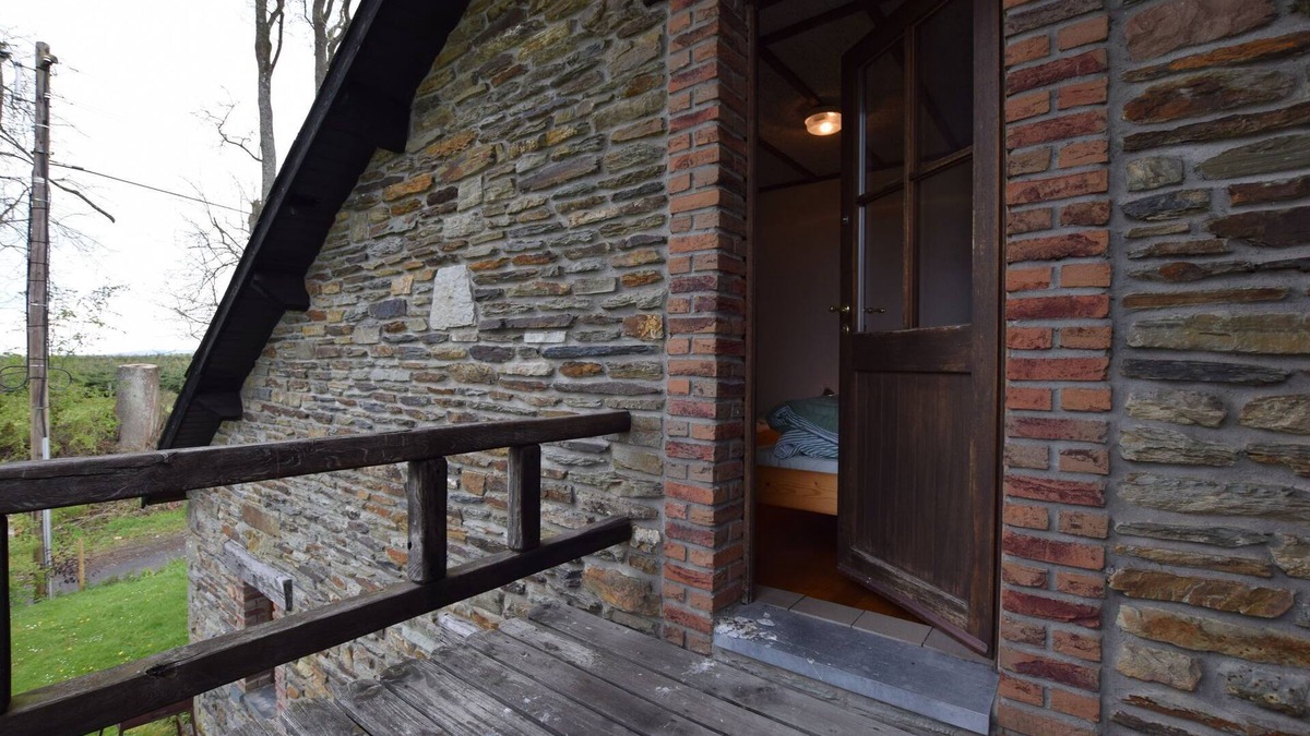 Nadrin House | Tranquil Holiday Home in Houffalize with Barbecue