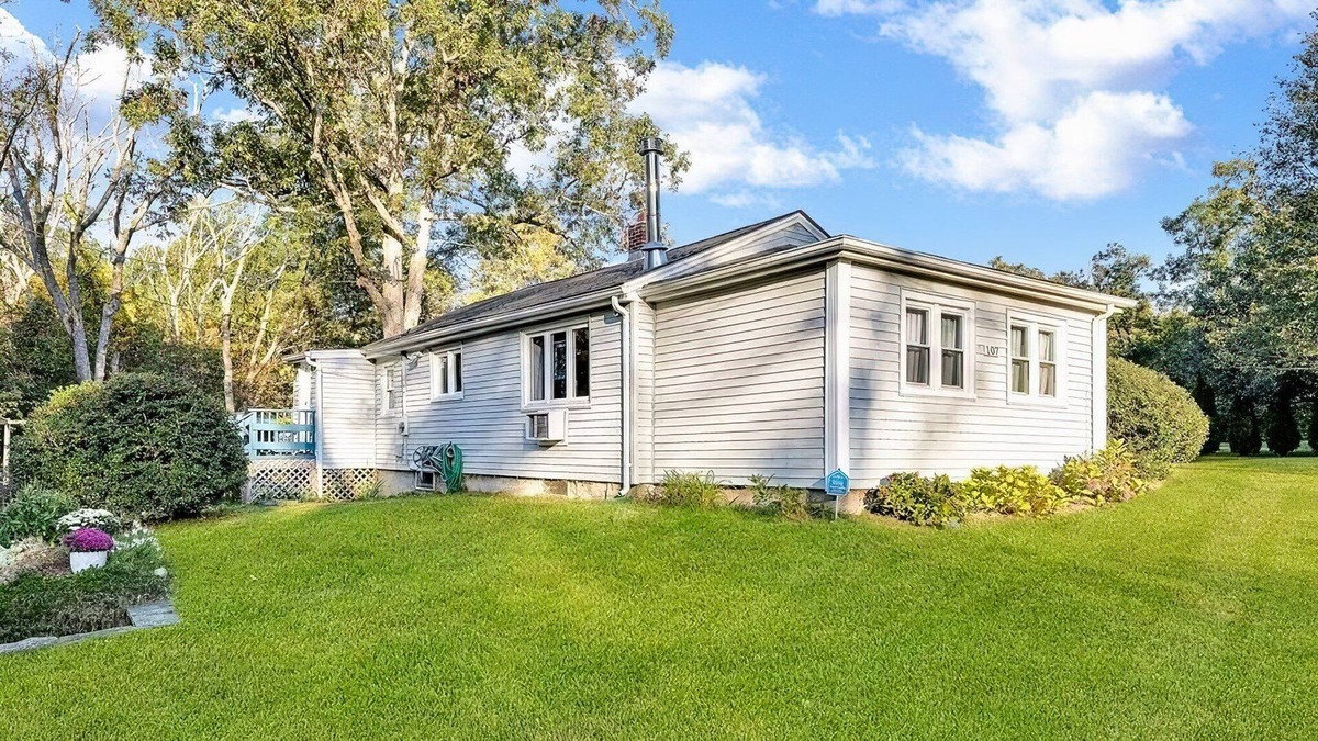 Richmond House | Tranquil Home Near Hiking Trails & Golf Courses