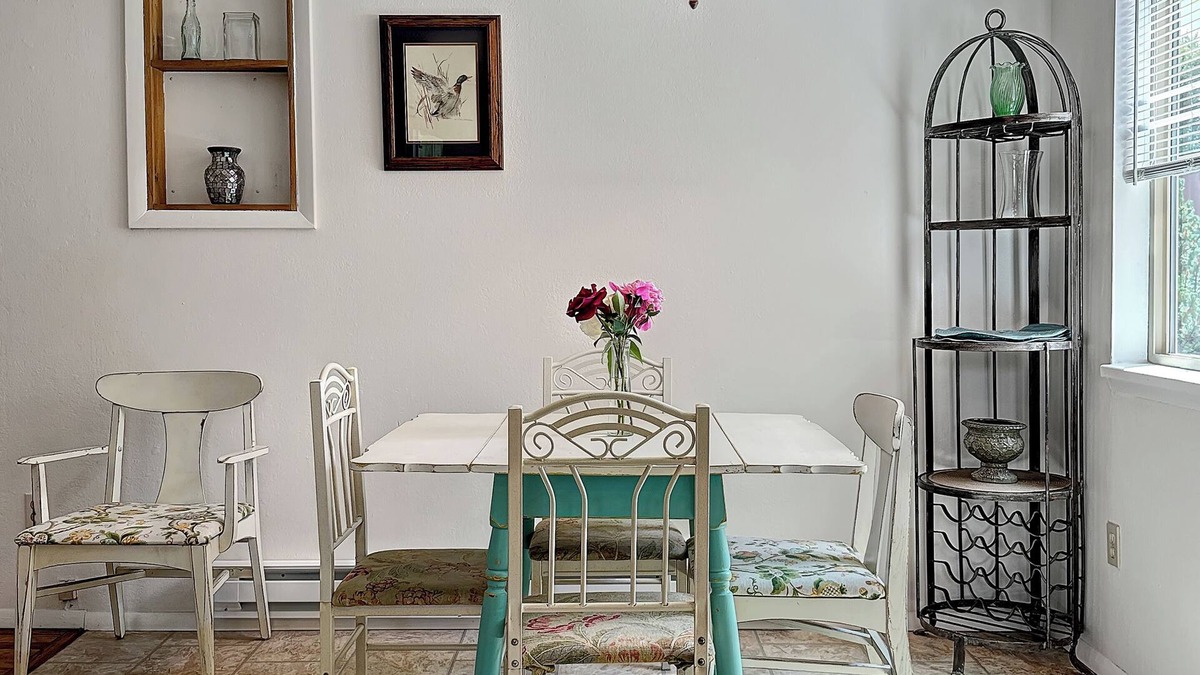 Paonia Hotel | Tranquil hotel with 4 beds, Full kitchen, Living Room, Dining Room in Paonia