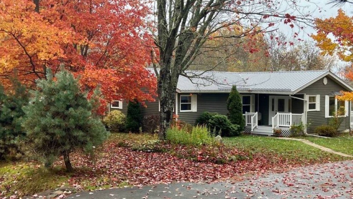 Springfield Apartment | Tranquil lake house retreat at Washademoak Lake close to ATV trails