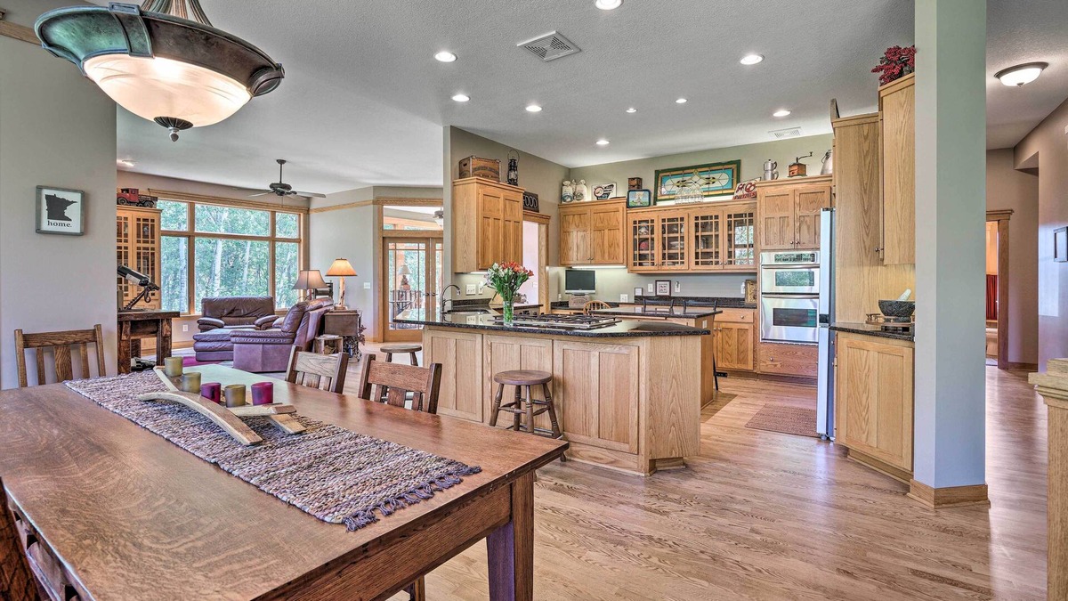 Lake Elmo House | Tranquil Lake Elmo Farmhouse: Hiking Nearby!