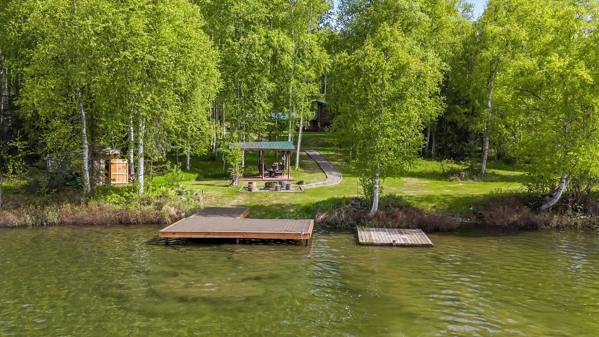 Meadow Lakes Cabin | Tranquil Lakefront Cabin Retreat: Your Perfect Escape!