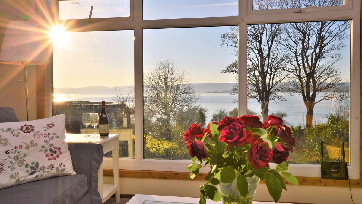 Tighnabruaich Ski Chalet | Tranquil location, waterside, pet friendly