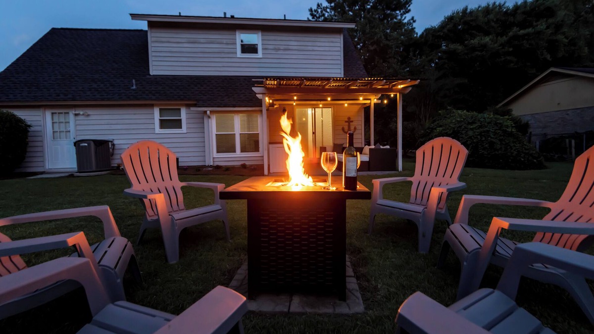 Pooler House | Tranquil Location! Patio, Shuffle Board, Fire pit, Walk to Restaurants!