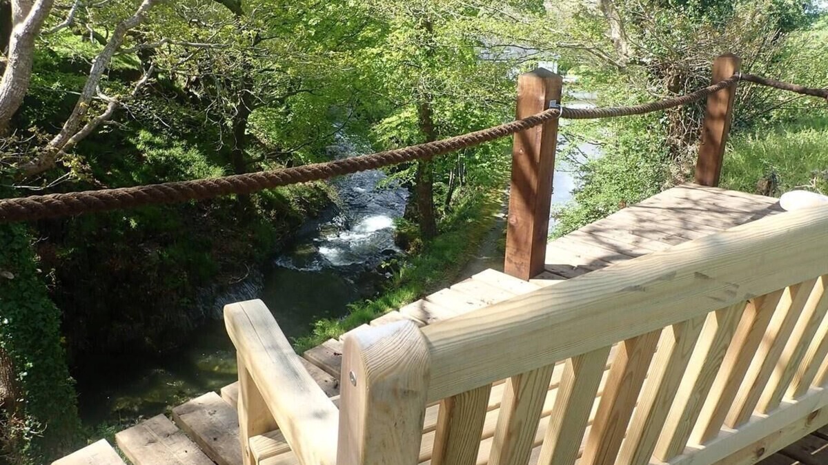 Machynlleth Cabin | Tranquil Lodge Retreat in Penegoes