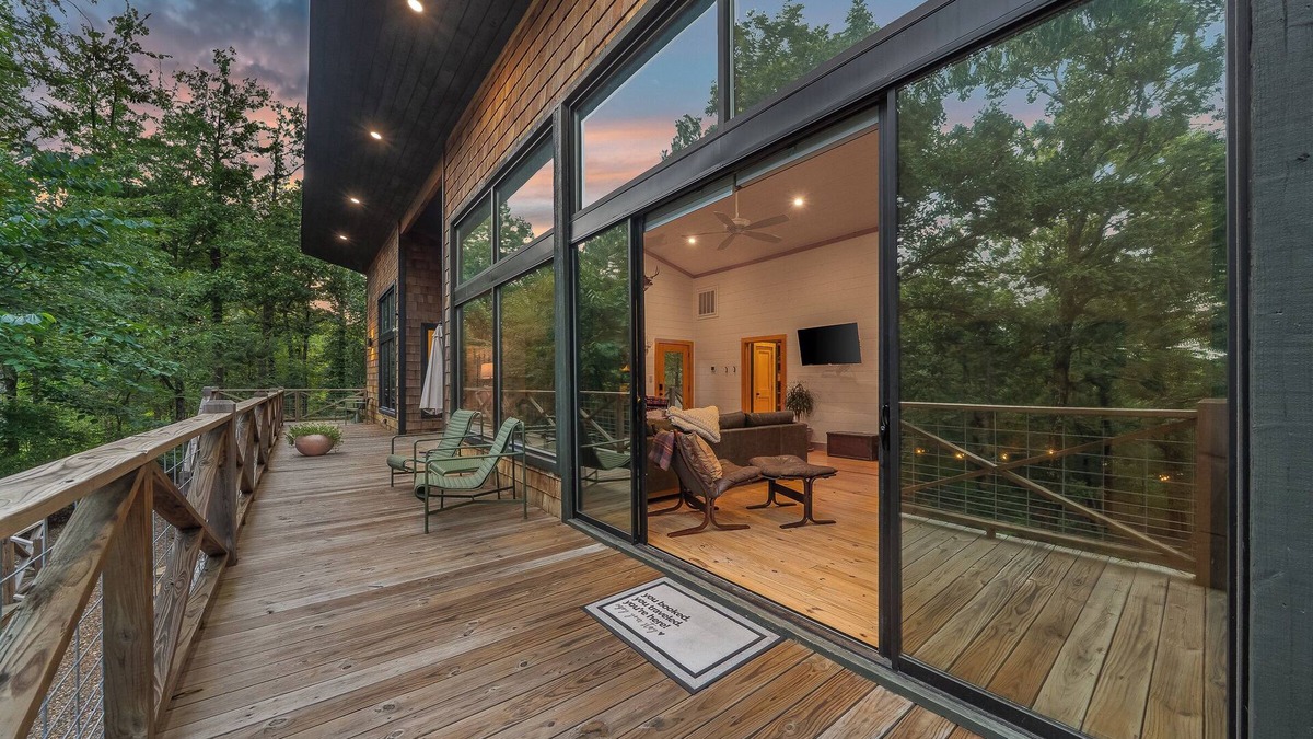 Golden Cabin | Tranquil Luxury | Firepit, Hot Tub & Forest Views