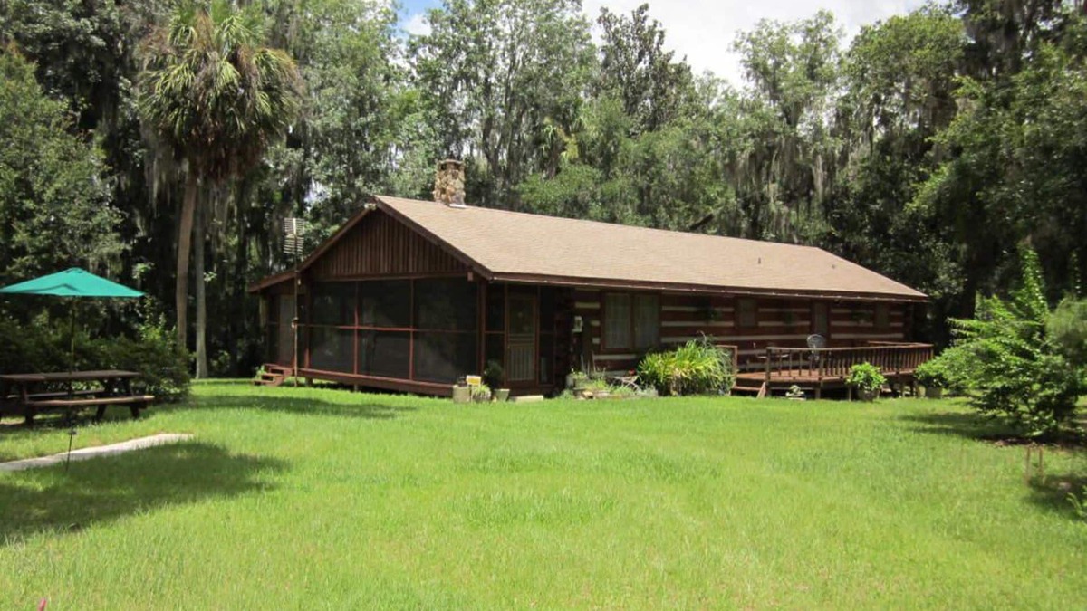 Edgar House | Tranquil outdoor paradise in the Ocala National Forest