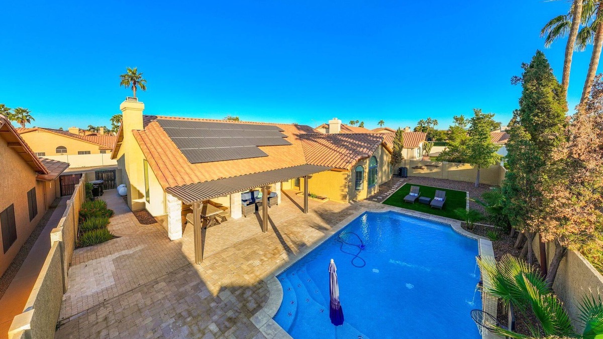 Island at Ocotillo House | Tranquil Retreat at Ocotillo, 4BD, 2.5BA, Huge Pool With Heater, and Pool Table.