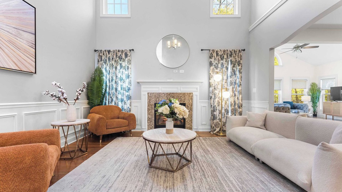 Libertyville House | Tranquil Retreat on Cater Lane – Your Ideal Getaway Awaits Here #41814