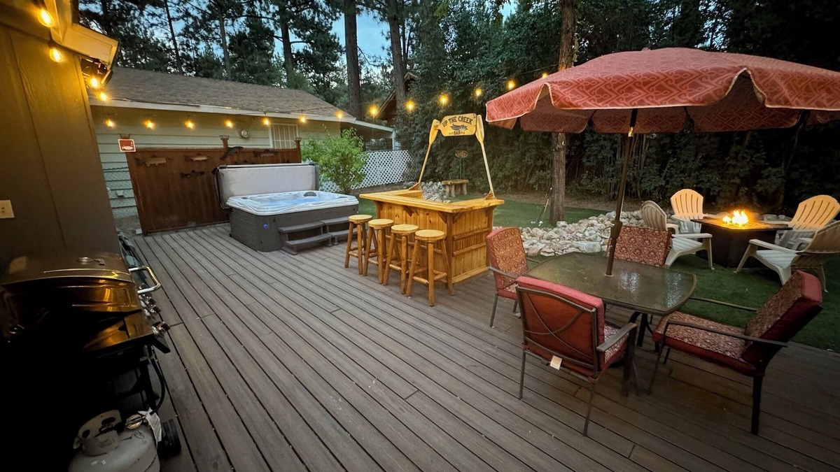 Big Bear House | Tranquil Retreat with Fenced Backyard, Hot tub & Bar