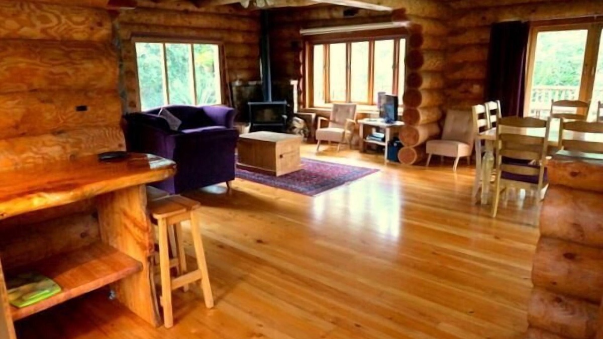 Waihi House | Tranquil Riverside Home