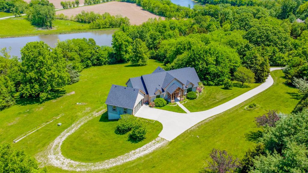 Columbia House | Tranquil Secluded Retreat