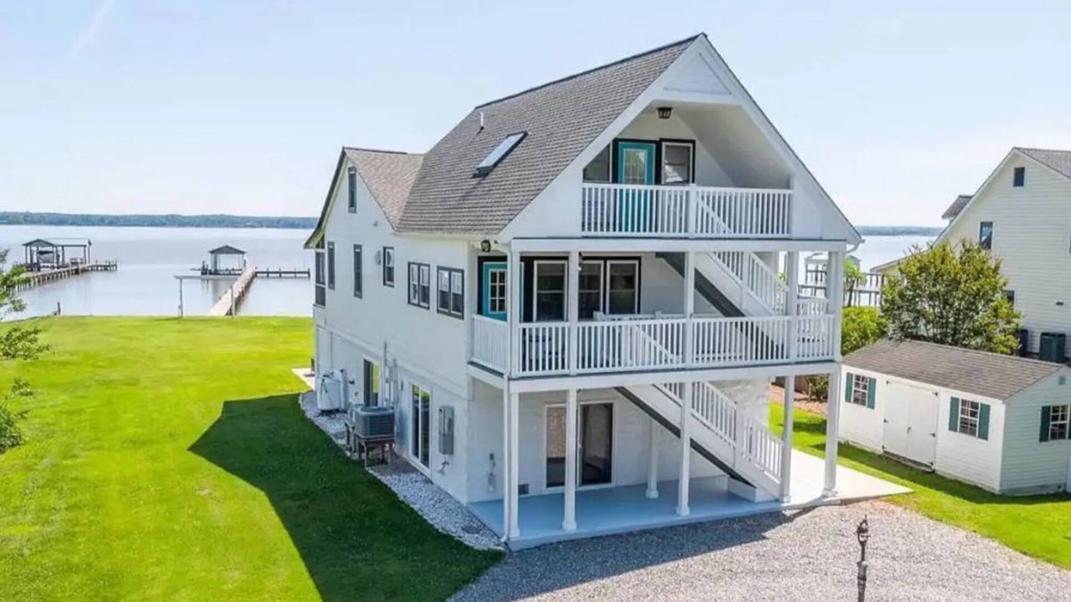 Sharps House | Tranquil Serenity. The ultimate river getaway.