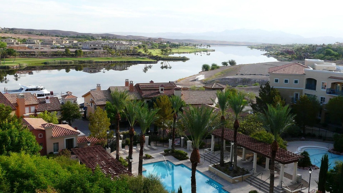 Lake Las Vegas Condo | TRANQUIL SETTING IN 6TH FLOOR, 1 BEDROOM 1 BATH CONDO WITH BREATHTAKING VIEW