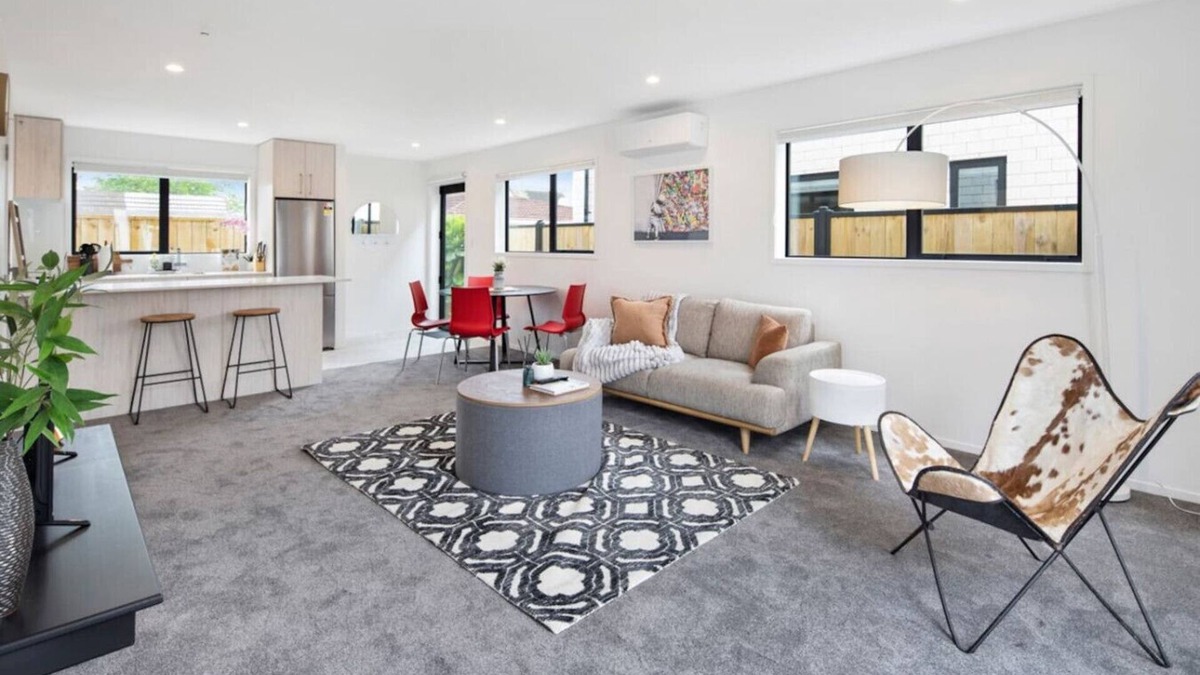 Trentham House | Tranquil Trentham Escape