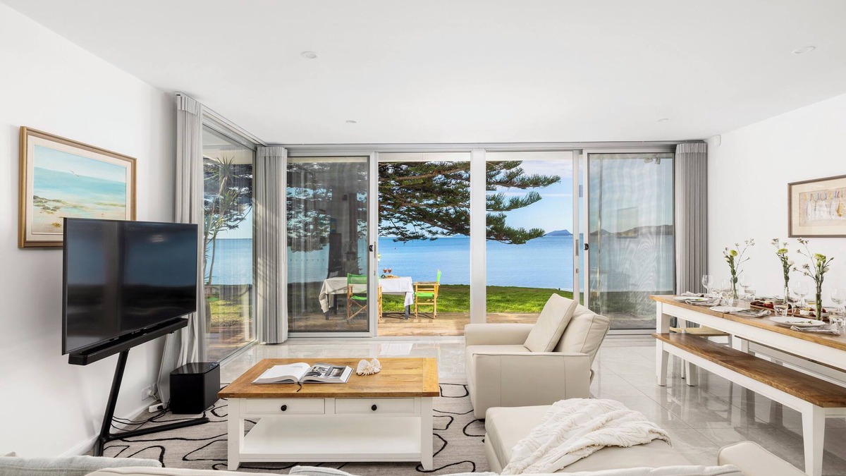 Salamander Bay House | Tranquil Waters - Luxury Waterfront Home with Stunning Views