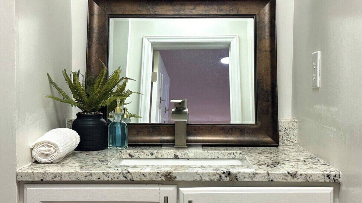 Chapel Hill House | Tranquil Woodland Getaway in North Carolina 1375