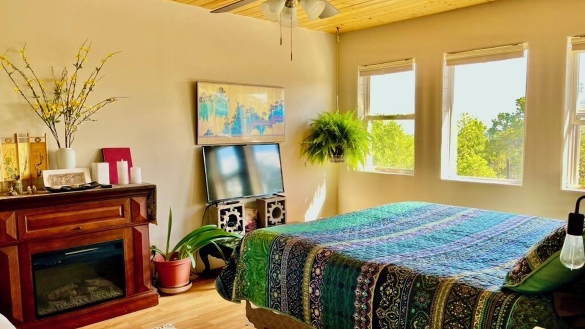 Canoncito Cottage | Tranquil Zen House On An Enchanted Hilltop