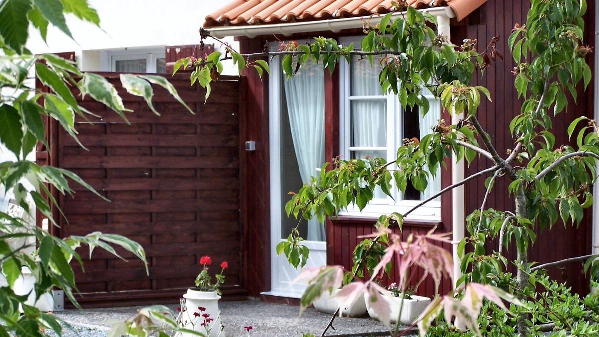 Le Poire-sur-Velluire House | Tranquility in the Marais Poitevin
