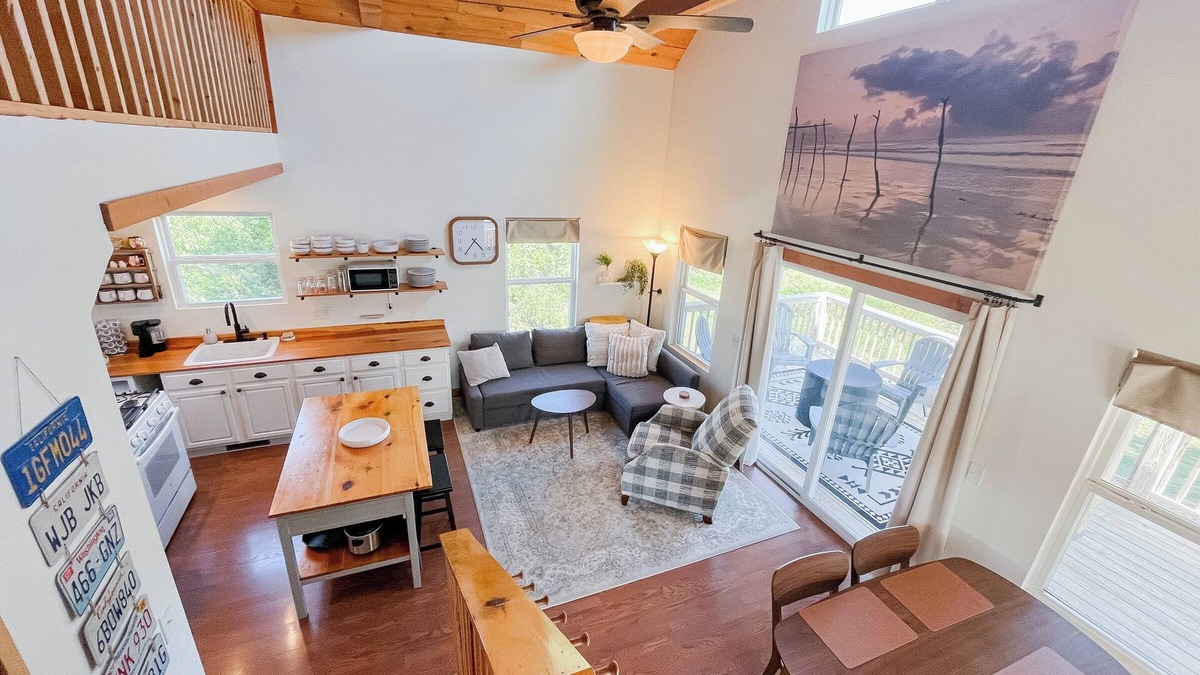 Highlandville House | Tranquility Heights: Deck, 3.5 acres, Darts, Movie Room, Desk w/Printer