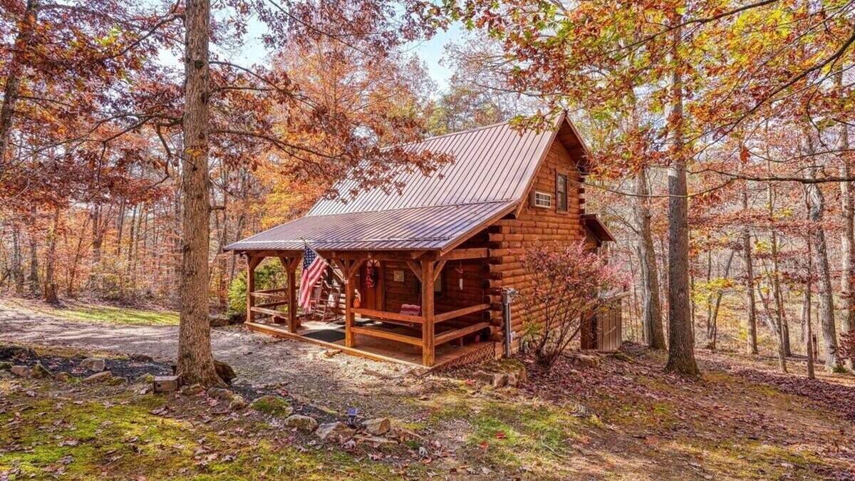 Logan Cabin | Tranquility Ridge | Hocking Hills