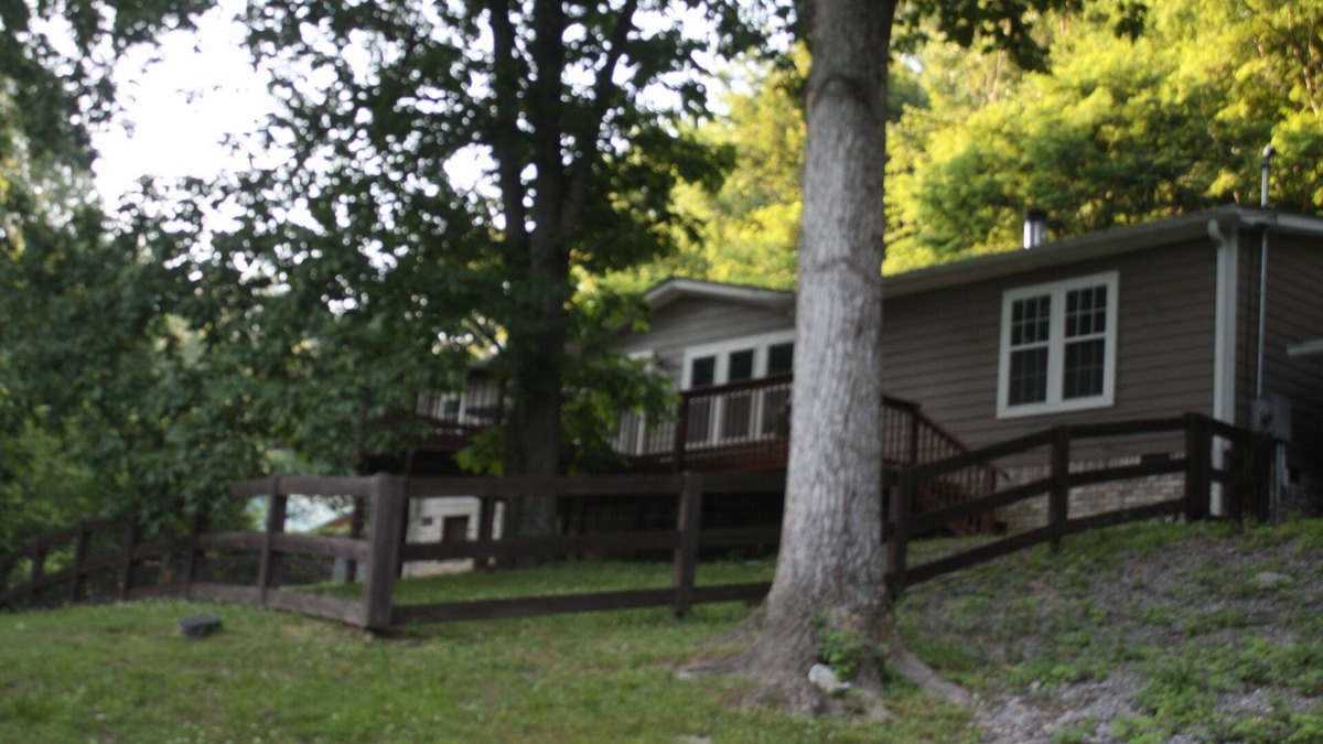 Bellevue House | Tranquility "Treehouse" Retreat In West Nashville 15 Min. To downtown Nashville!