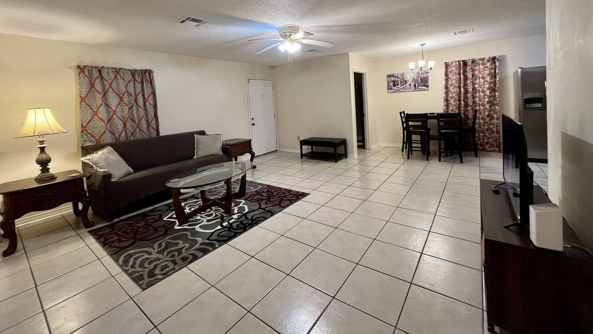 Kenner - Louis Armstrong International Airport House | Travel Nurses/Corporate Housing