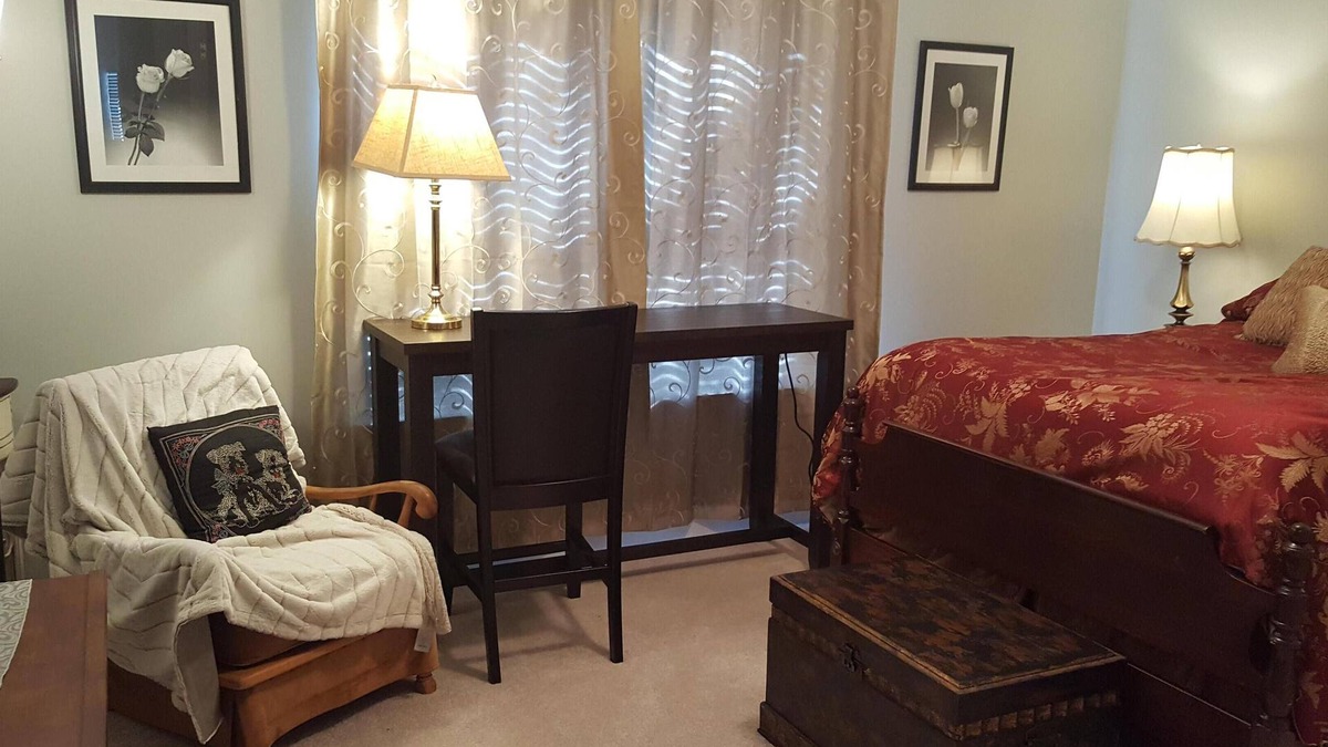 Huntcliff House | Travel Nurses/Healthcare professionals welcome.
