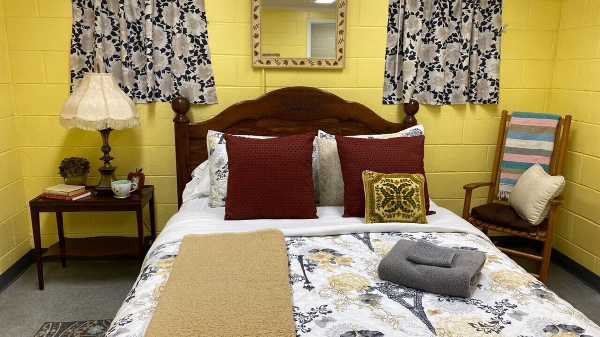 Quinby House | Travel Nurses Only - Cozy, Comfortable and Clean Home